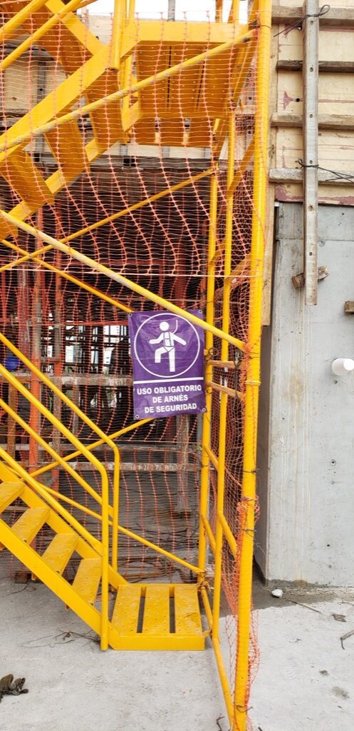 Segurista de Obra, NOM-031-STPS-2011 Construcción, en la ampliación de galerias valle oriente Monterrey