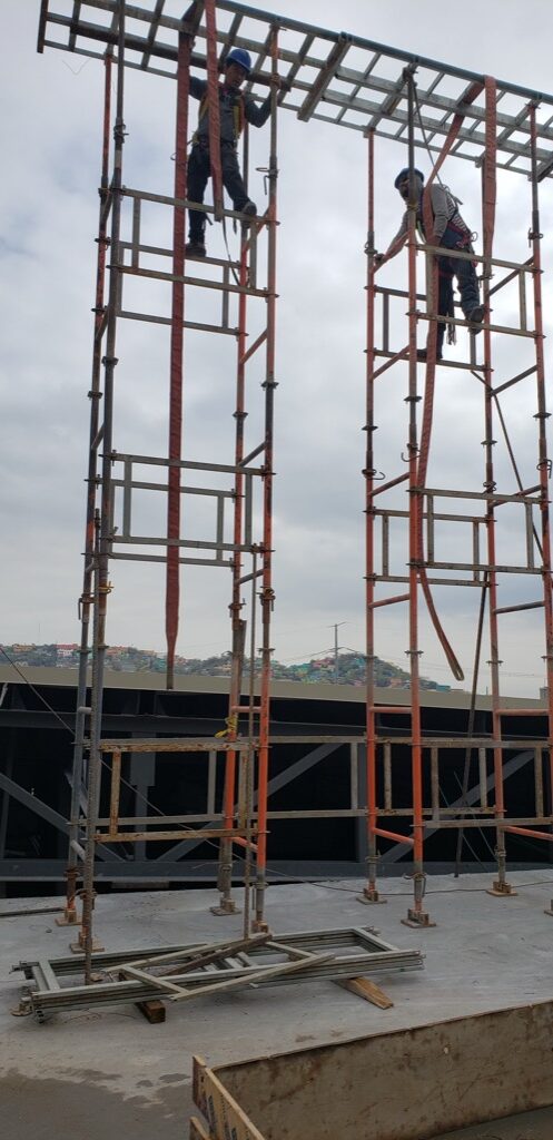 Segurista de Obra, NOM-031-STPS-2011 Construcción, en la ampliación de galerias valle oriente Monterrey