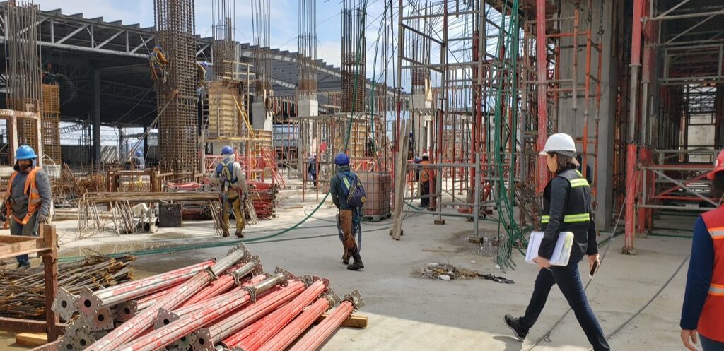 Segurista de Obra, NOM-031-STPS-2011 Construcción, en la ampliación de galerias valle oriente Monterrey